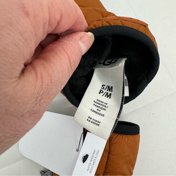 UGG Men's Water-Resistant Recycled Nylon Flip Mitten Glove Fox Fur  Lined S/M - Picture 8 of 11